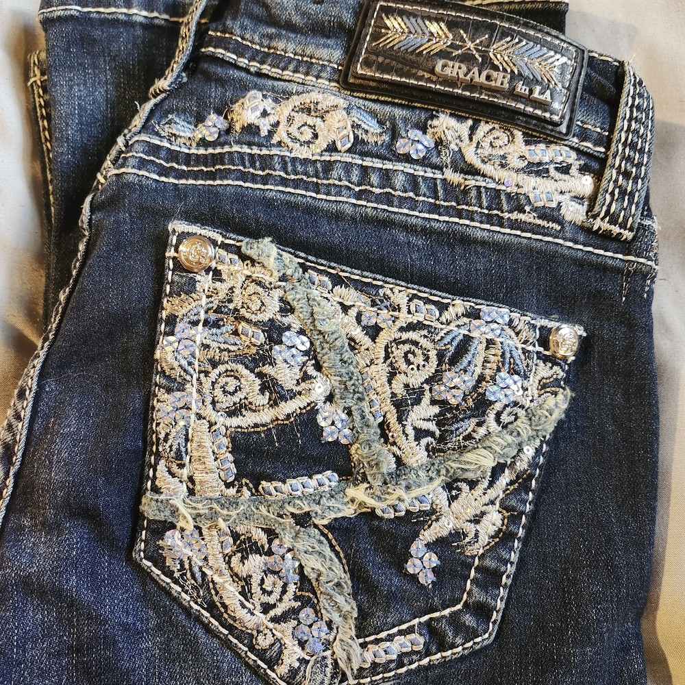 Grace in LA Women's Dark Blue Jeans with Intricate Embroidery NWOT!